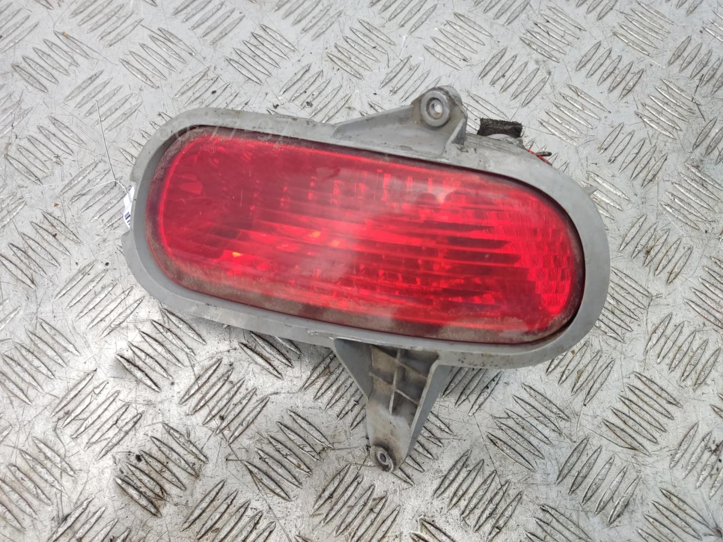 Фонарь задний в бампер левый