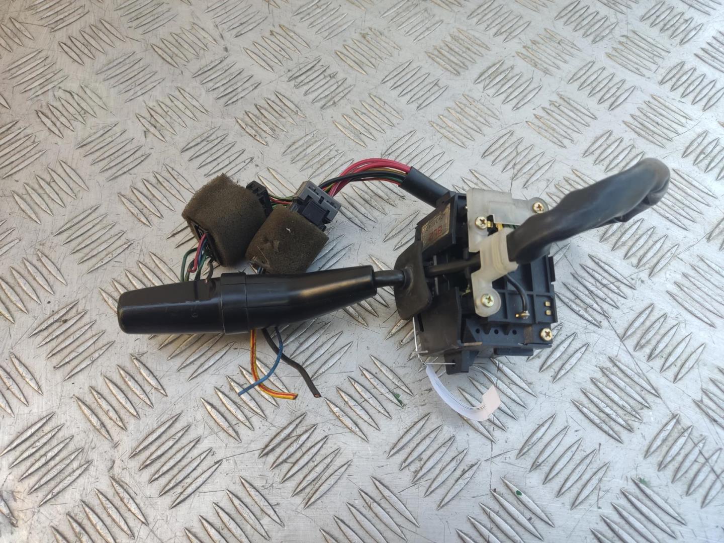 Переключатель поворотов подрулевой