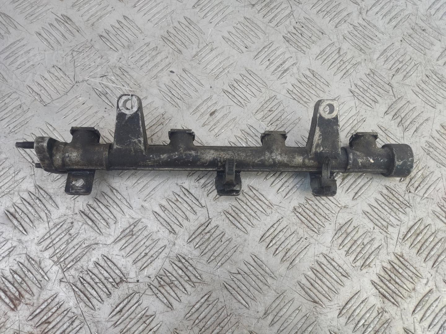 Рейка топливная (рампа)