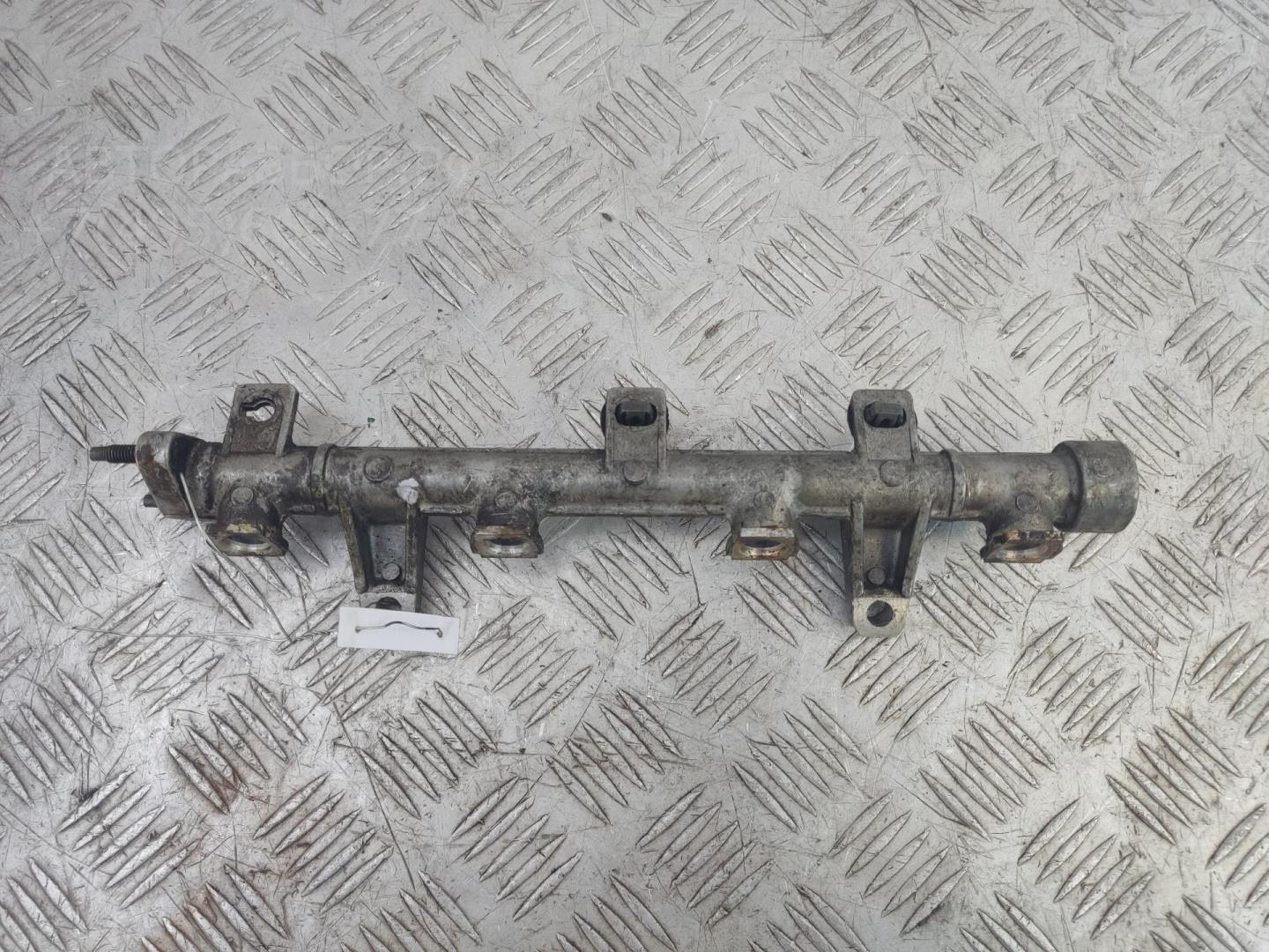 Рейка топливная (рампа)