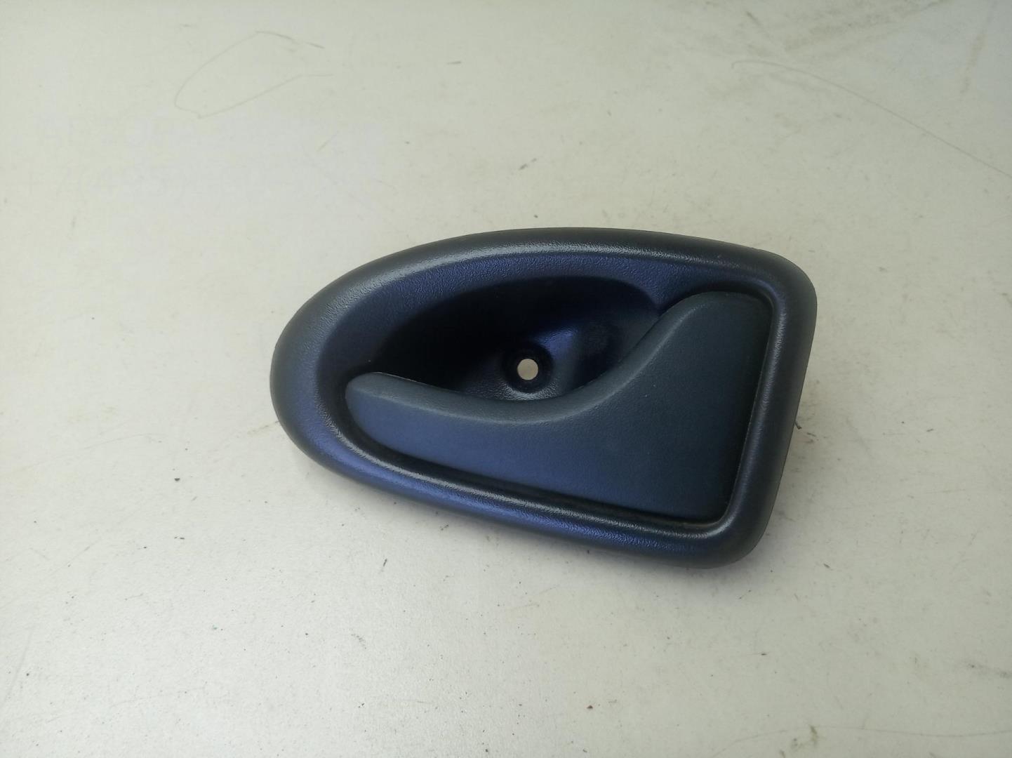 Ручка двери передней внутренняя правая