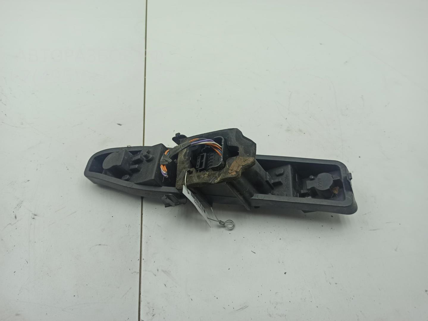 Плата заднего фонаря левого