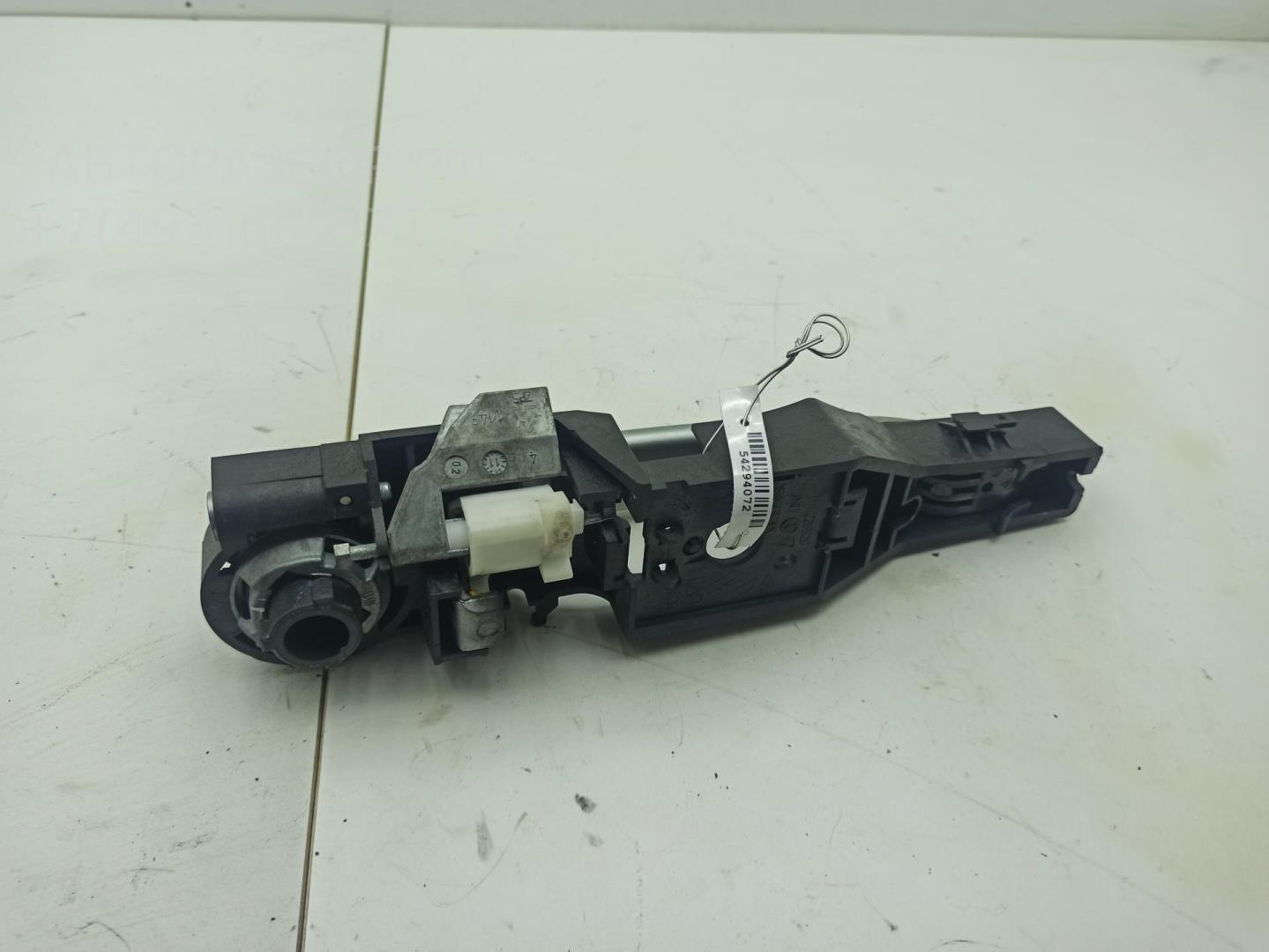 Ручка двери передней наружная правая