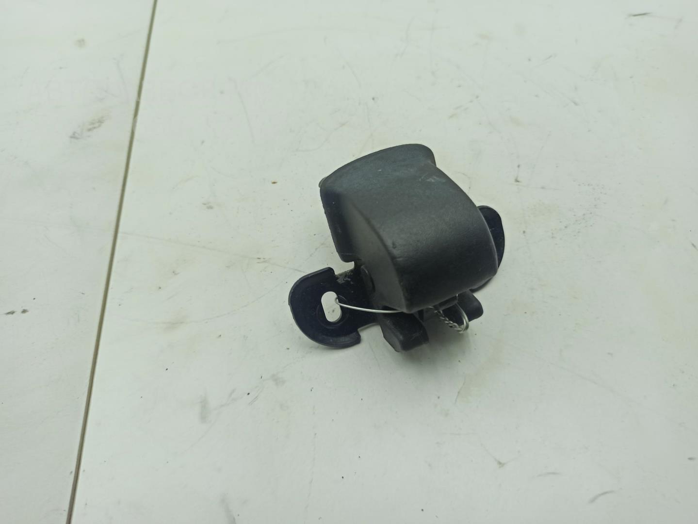 Замок двери задней левой