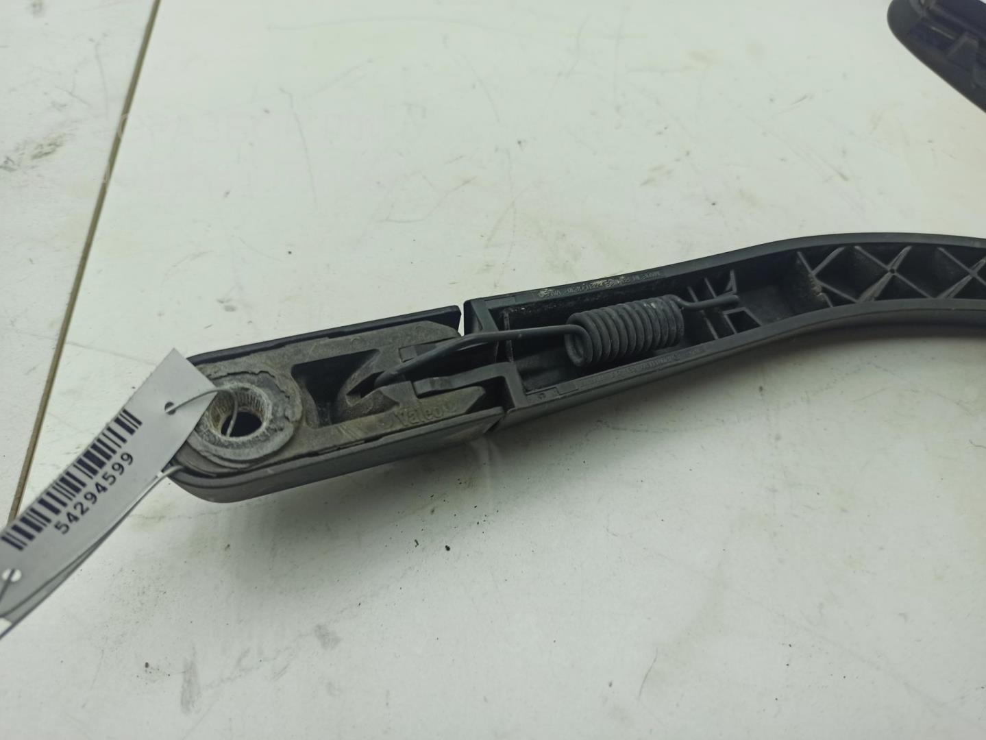 Поводок стеклоочистителя заднего