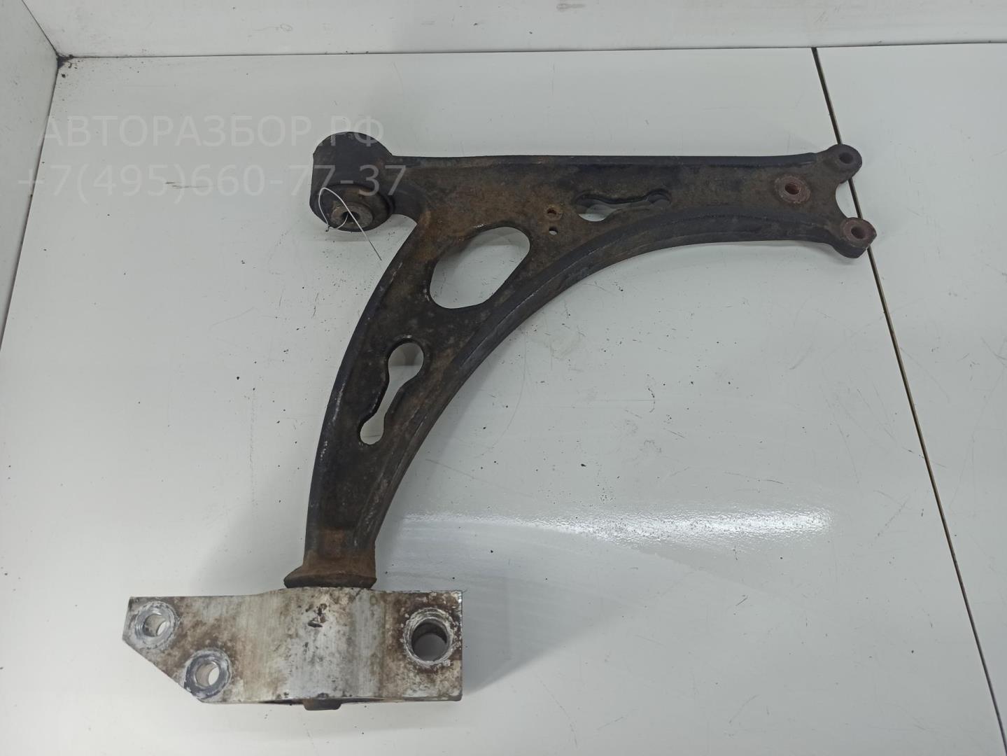 Рычаг передний правый