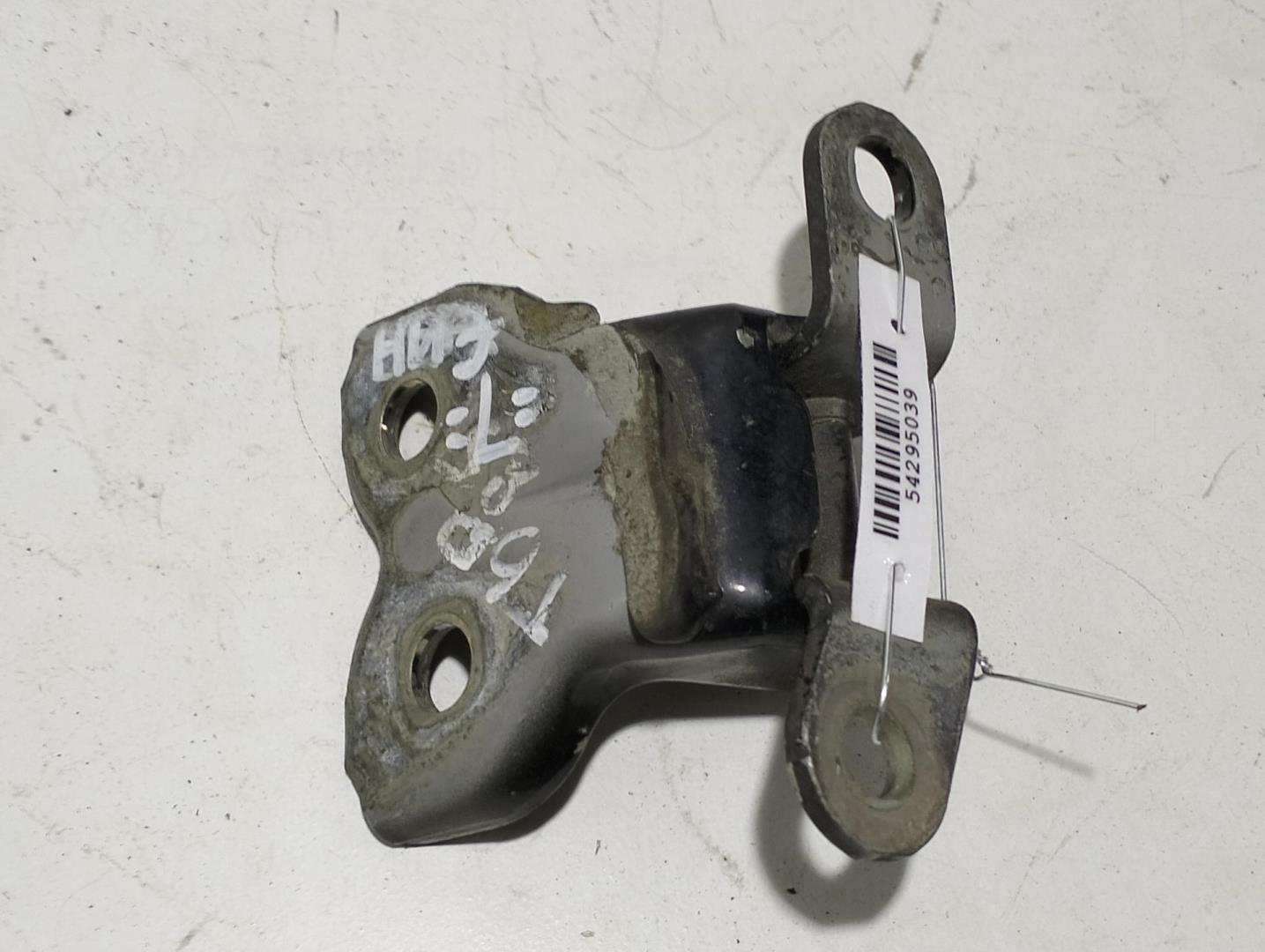 Петля двери