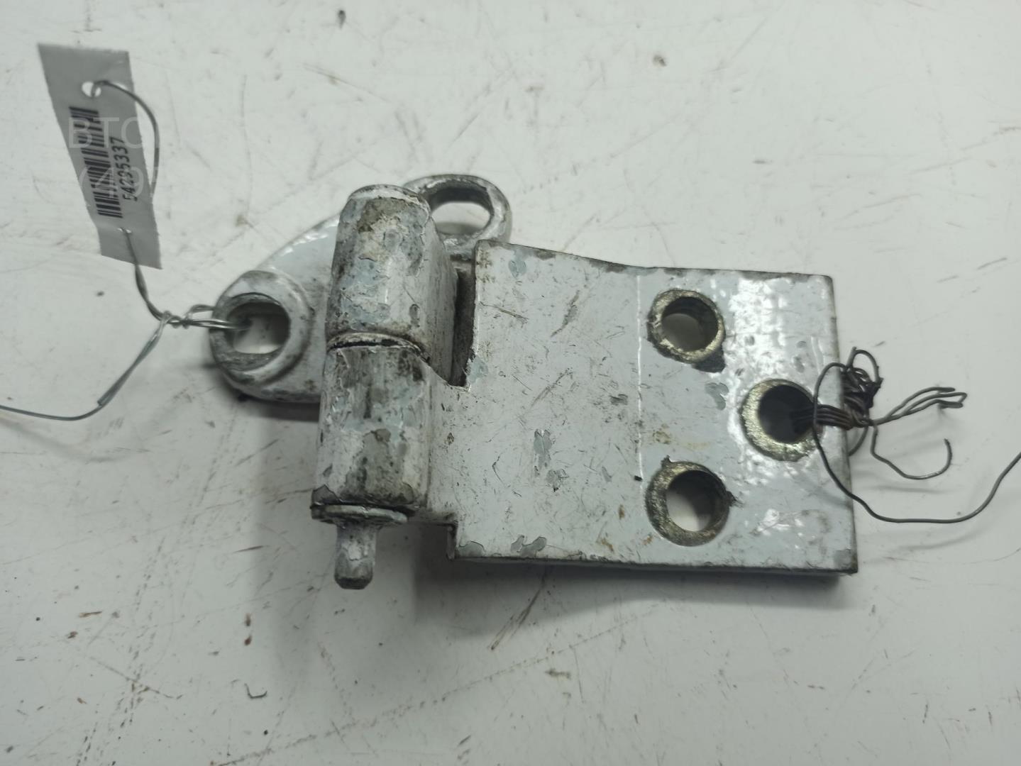 Петля двери