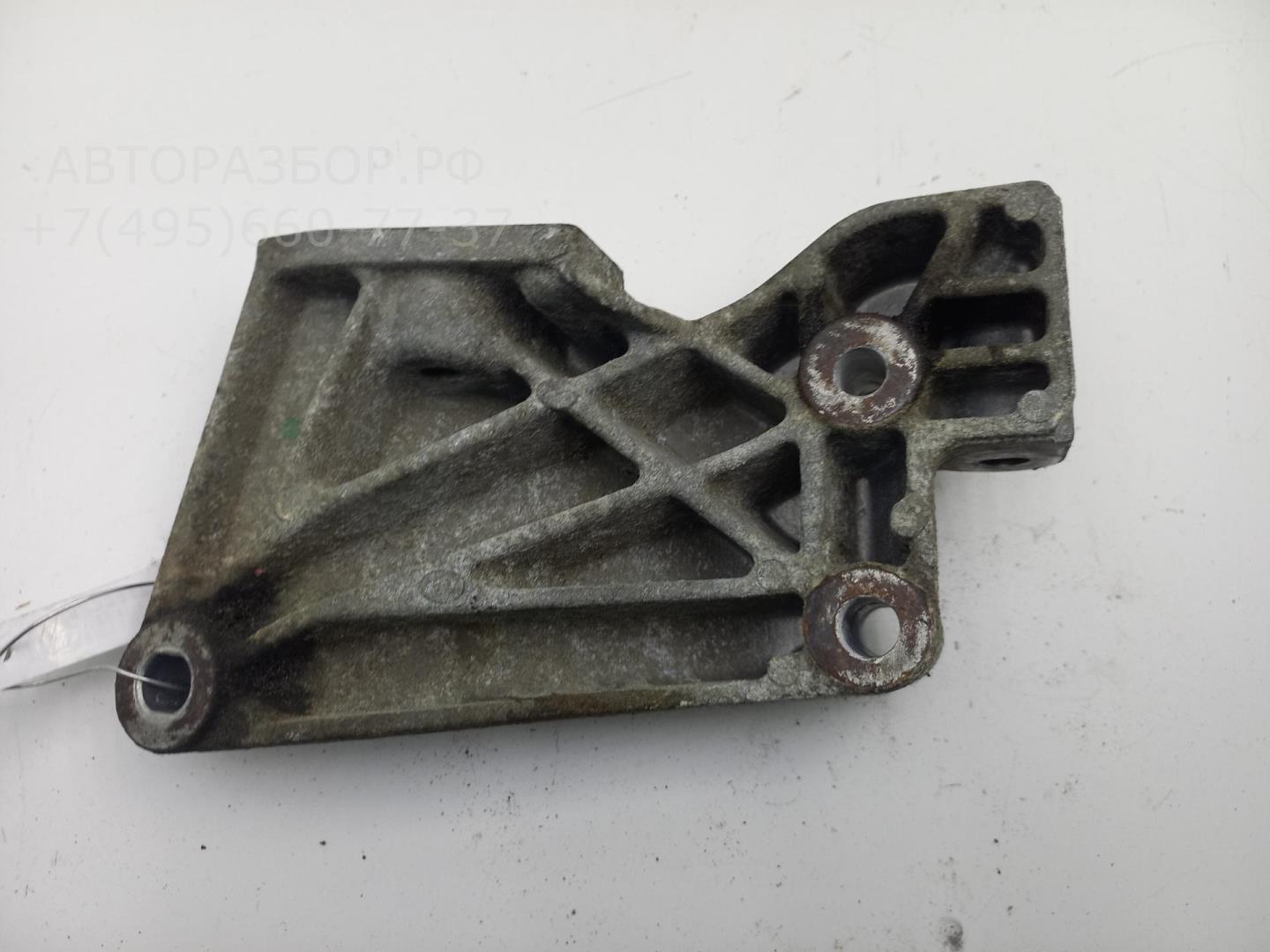 Кронштейн генератора