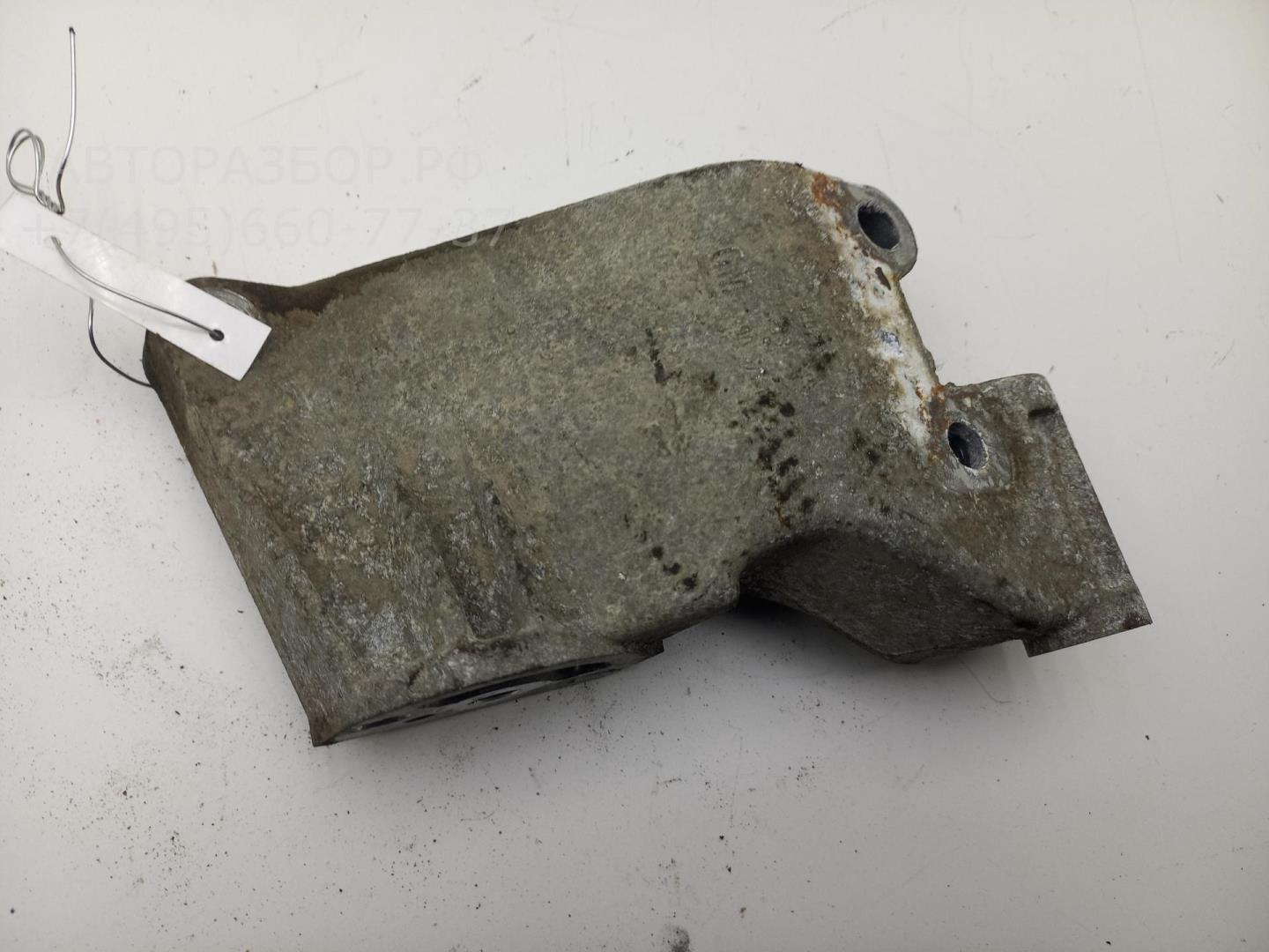 Кронштейн генератора