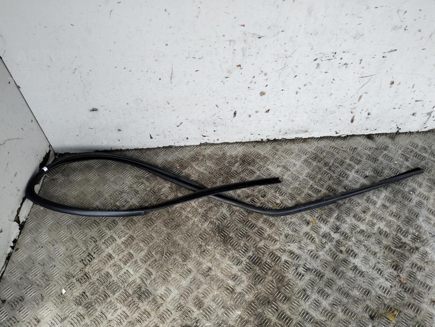 Уплотнитель двери