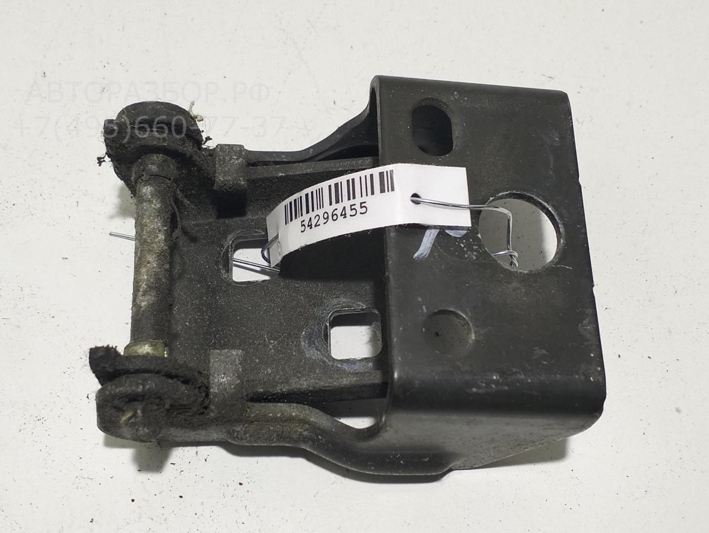 Петля крышки багажника