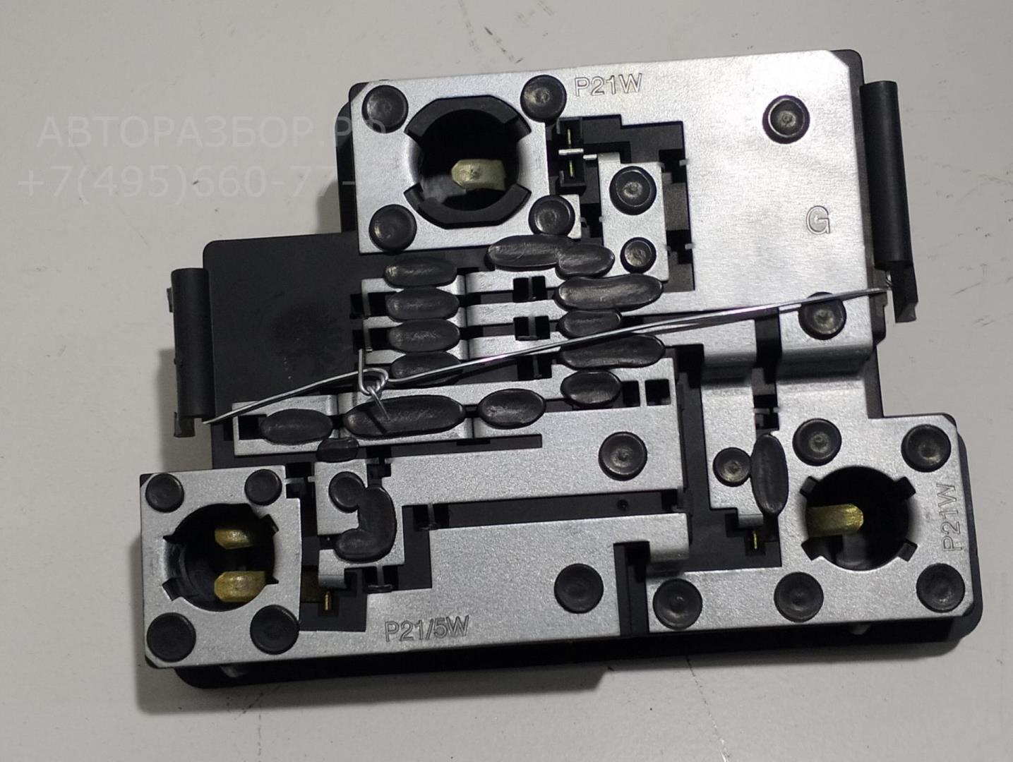 Плата заднего фонаря левого