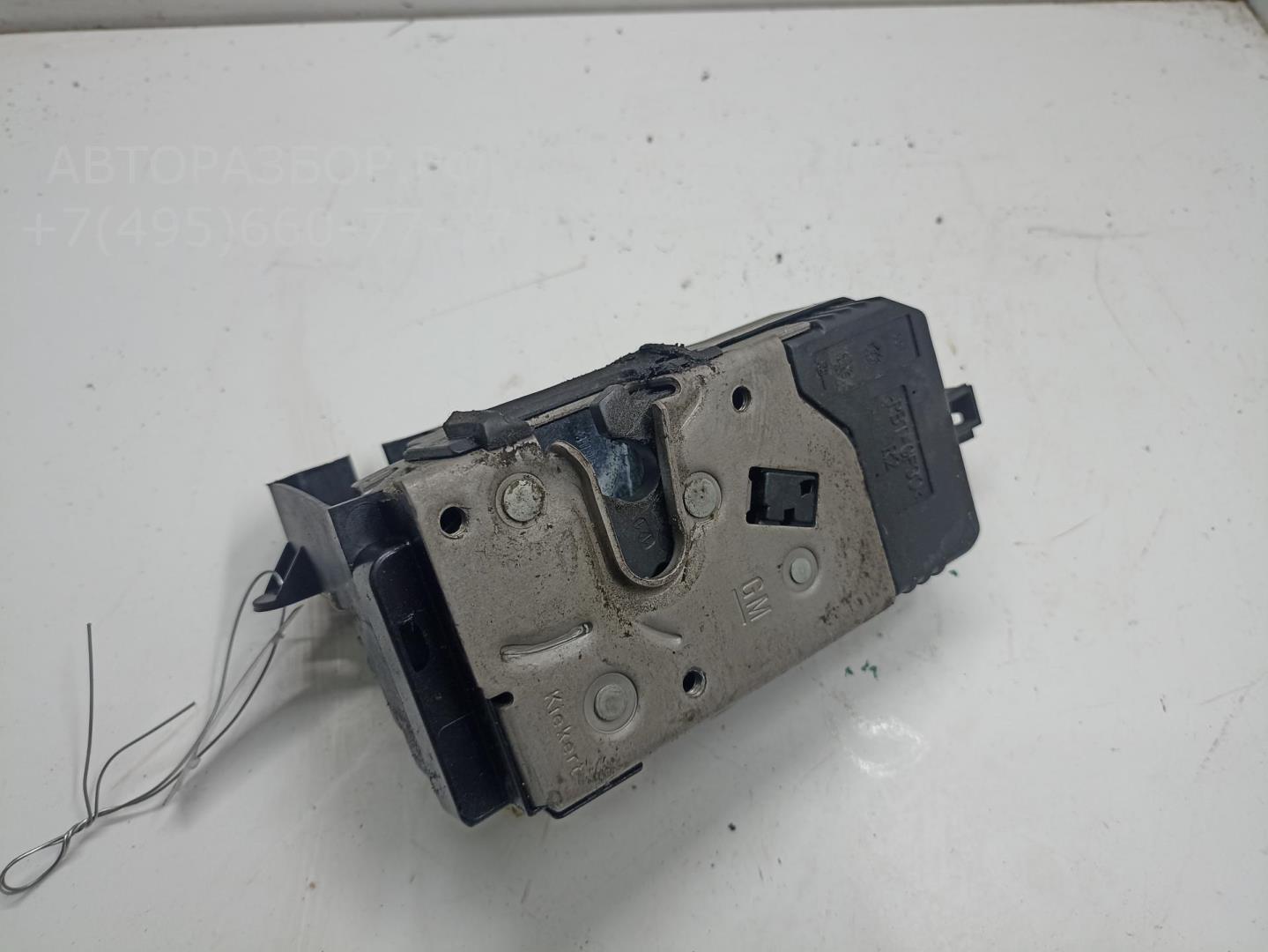 Замок двери передней правой