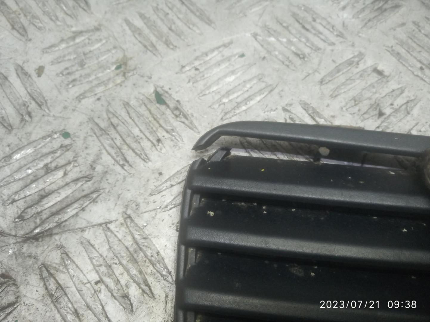 Решетка в капот