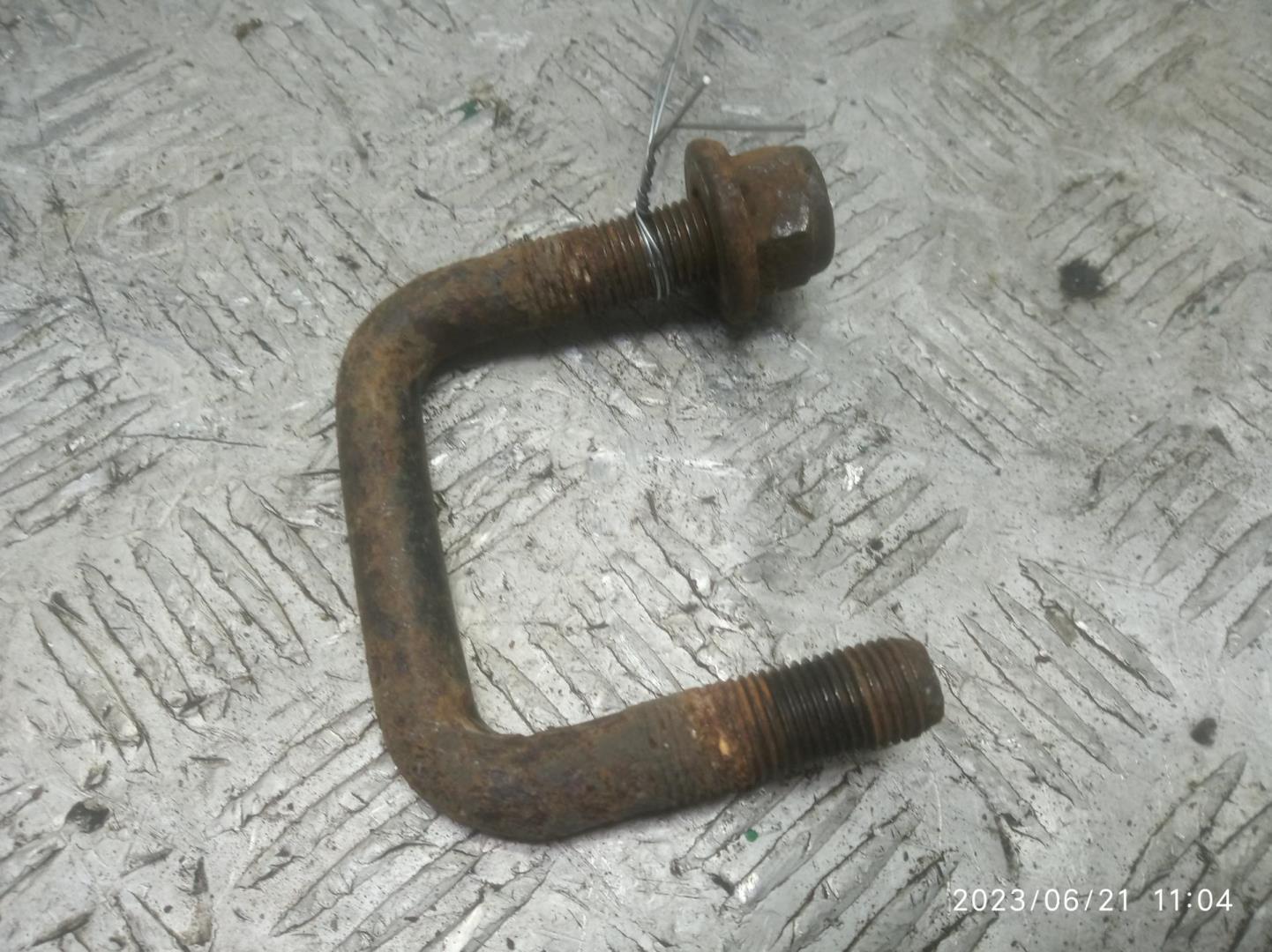 Стремянка задней рессоры