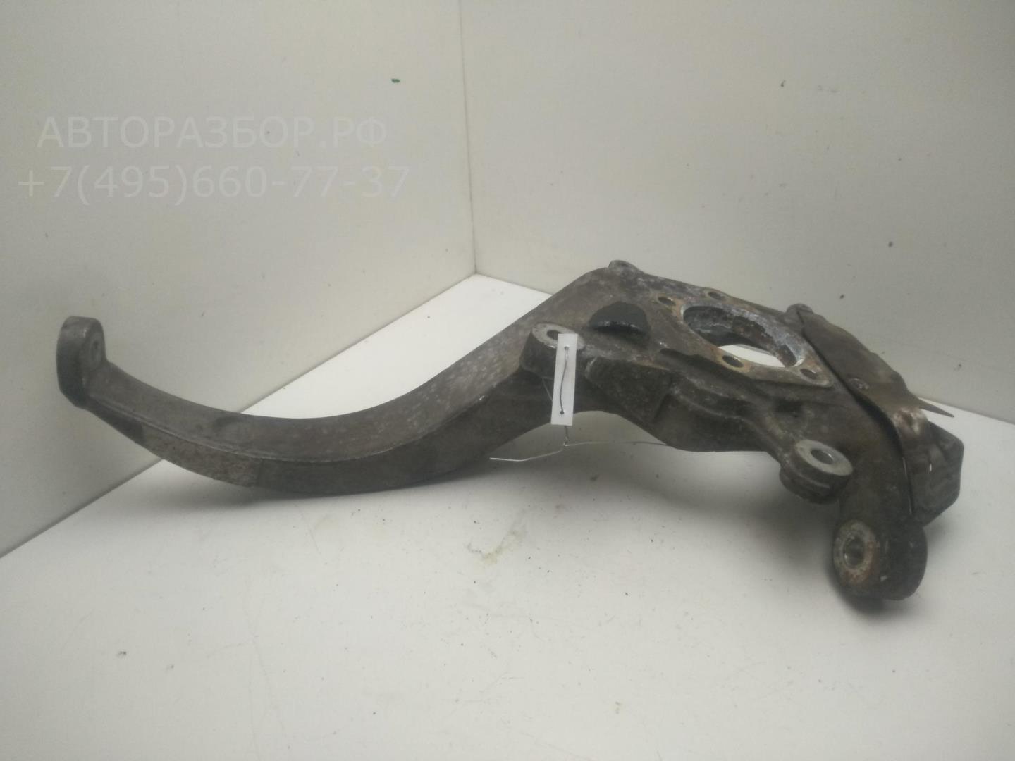 Кулак поворотный передний правый