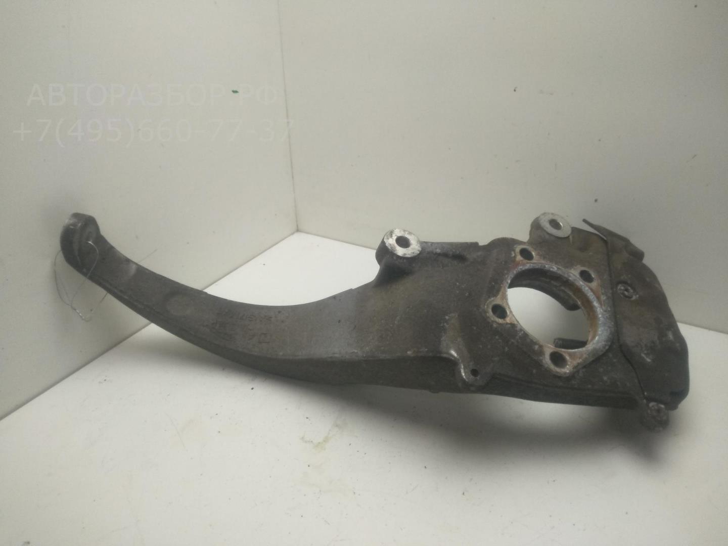 Кулак поворотный передний левый