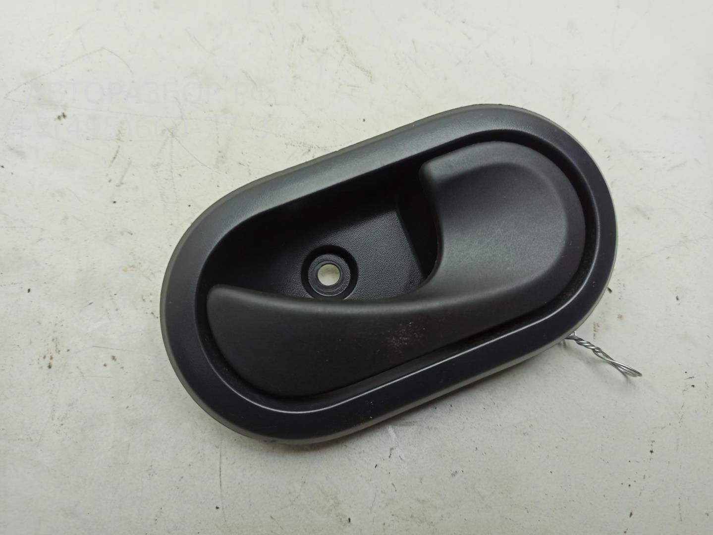 Ручка двери передней внутренняя правая