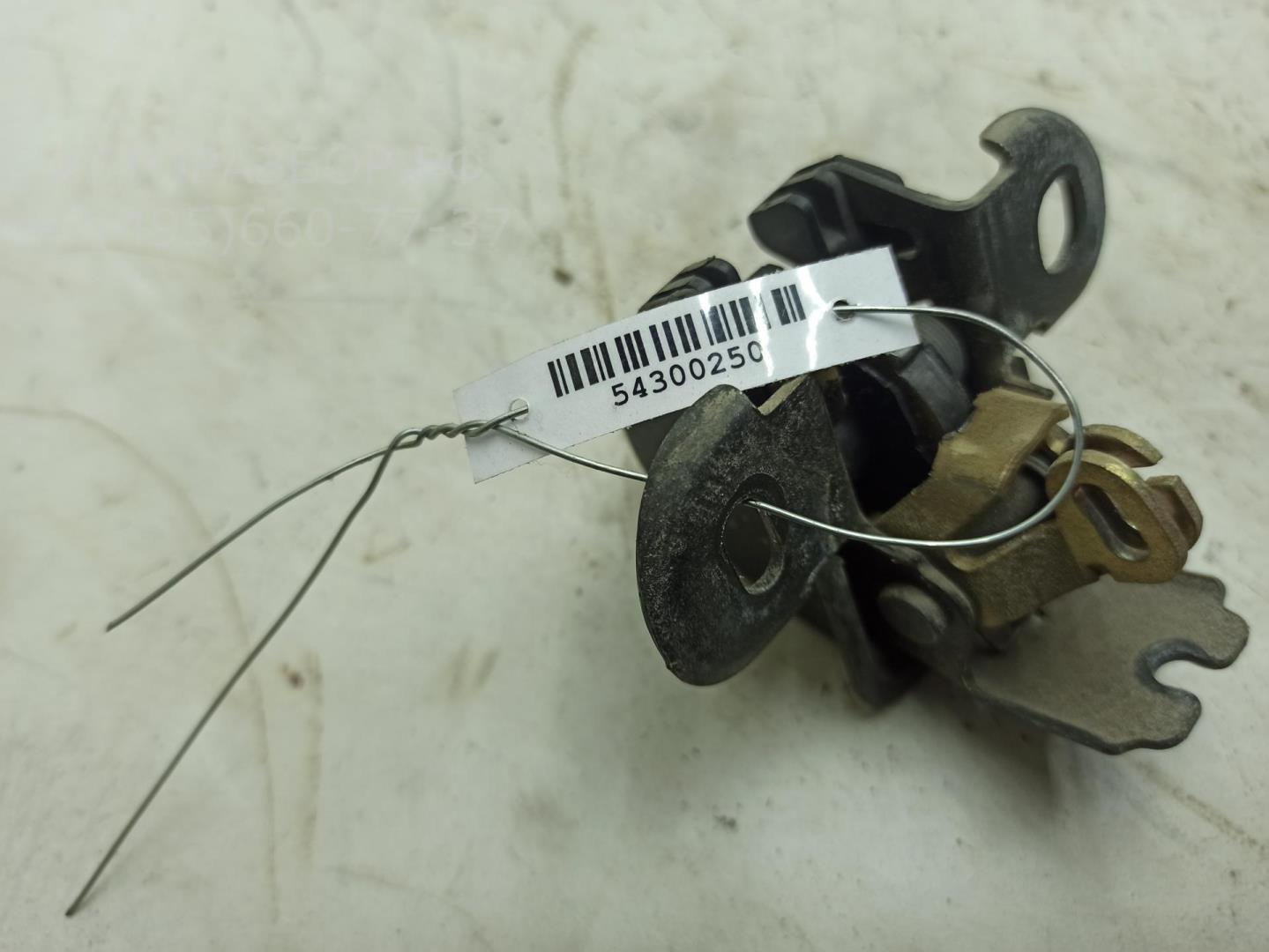 Замок двери задней левой