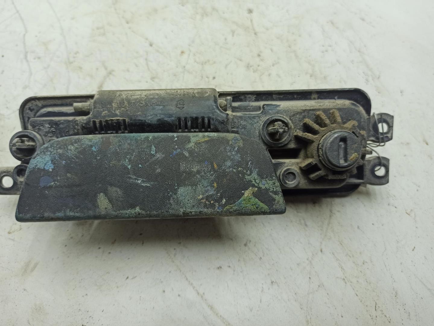 Ручка двери багажника наружная