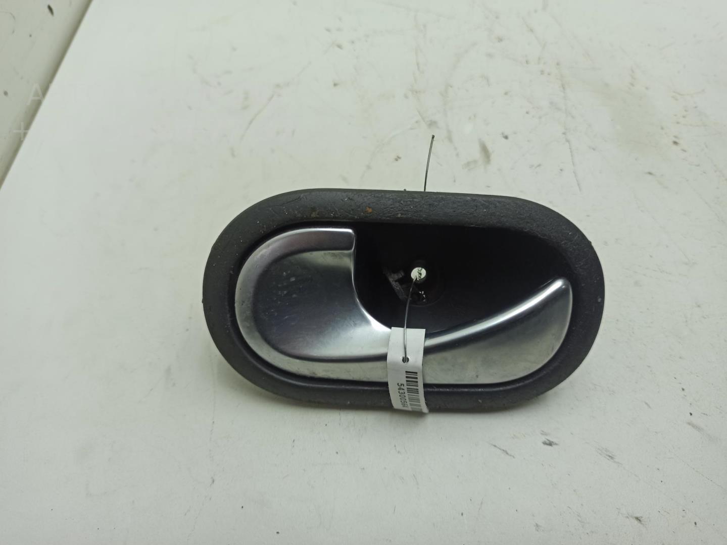 Ручка двери передней внутренняя левая