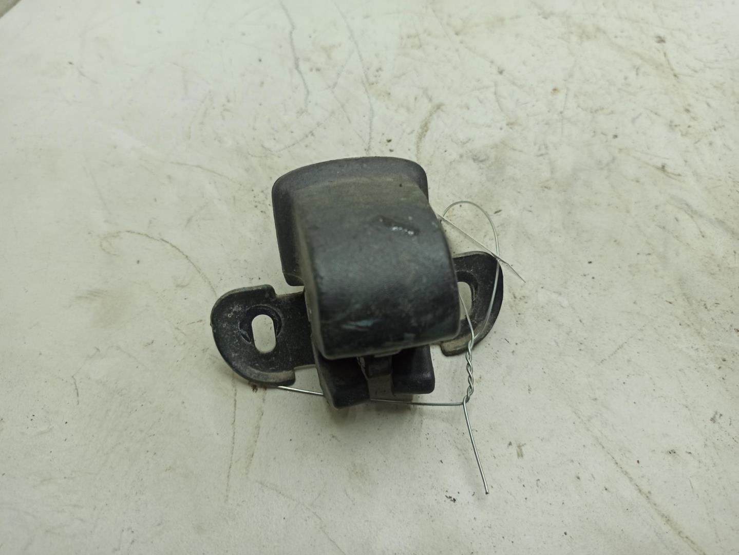 Замок двери задней левой