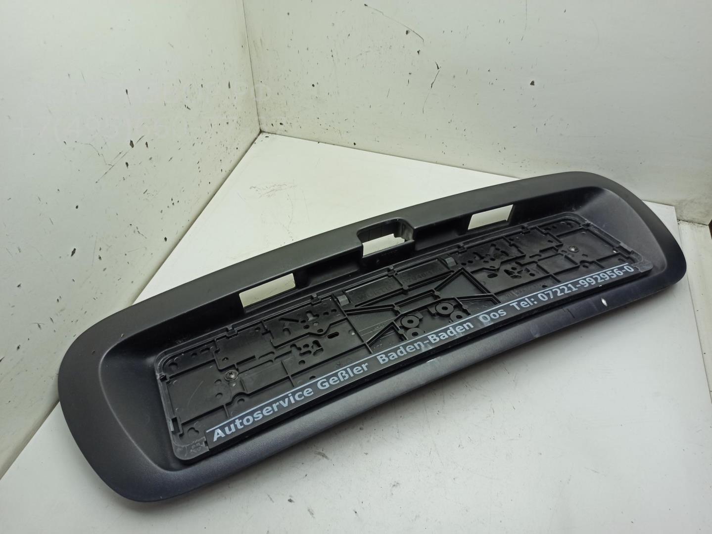 Накладка крышки багажника