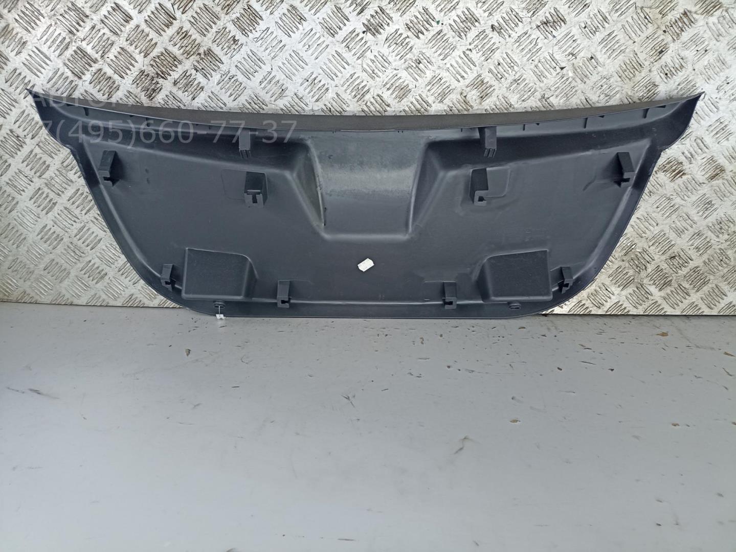 Обшивка крышки багажника