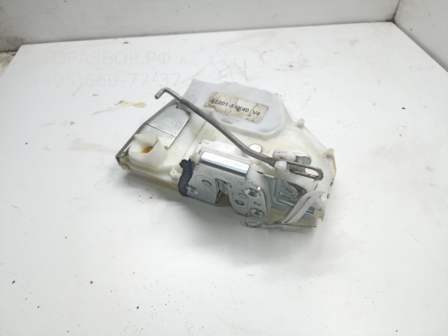 Замок двери передней правой