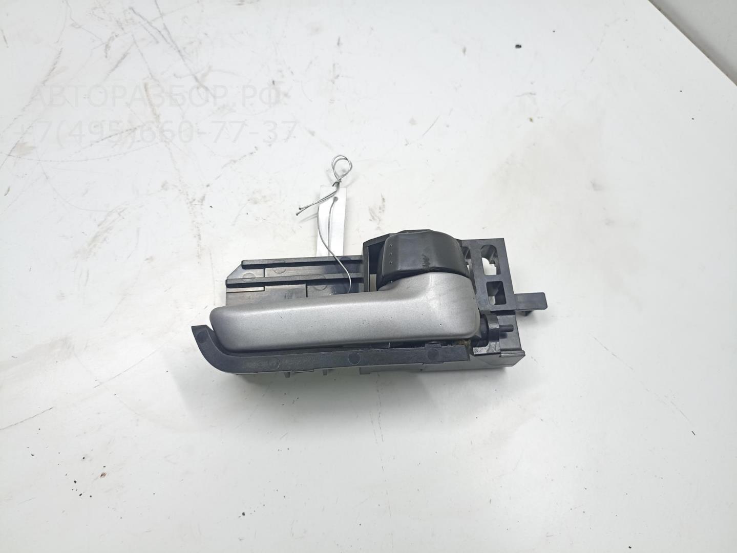 Ручка двери передней внутренняя правая