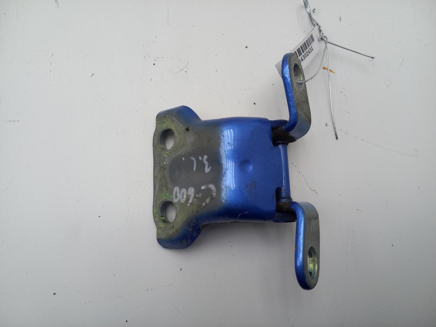 Петля двери