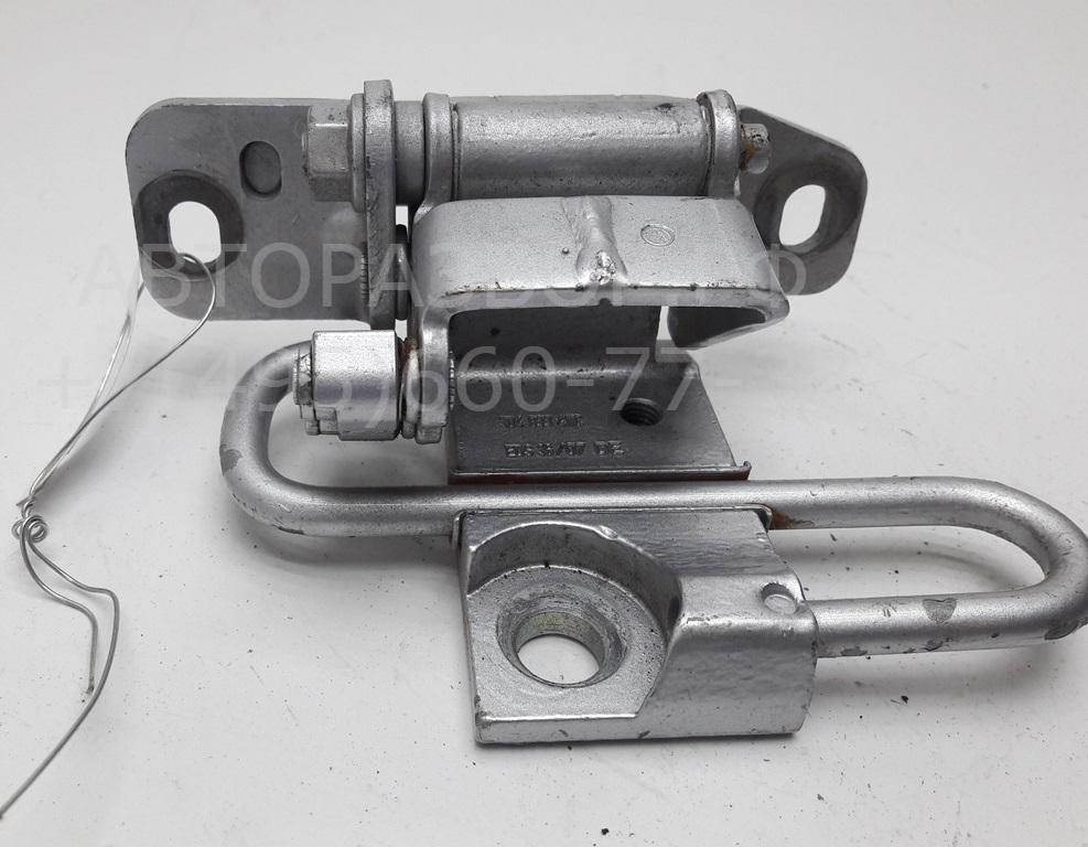 Петля двери