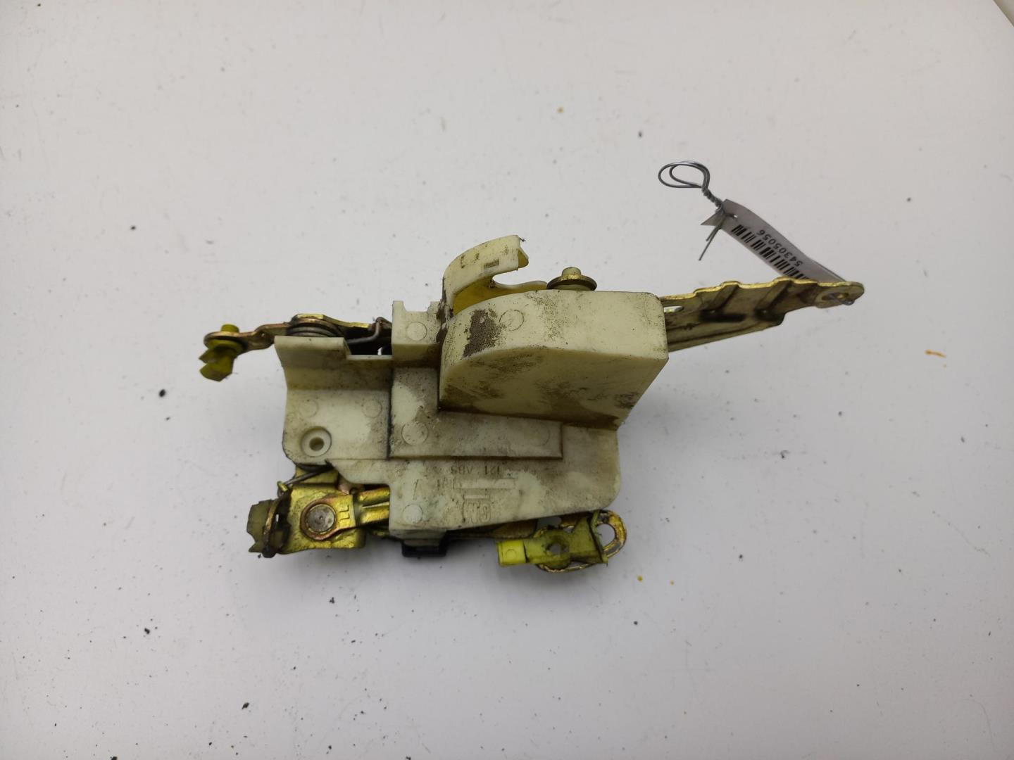 Замок двери передней правой