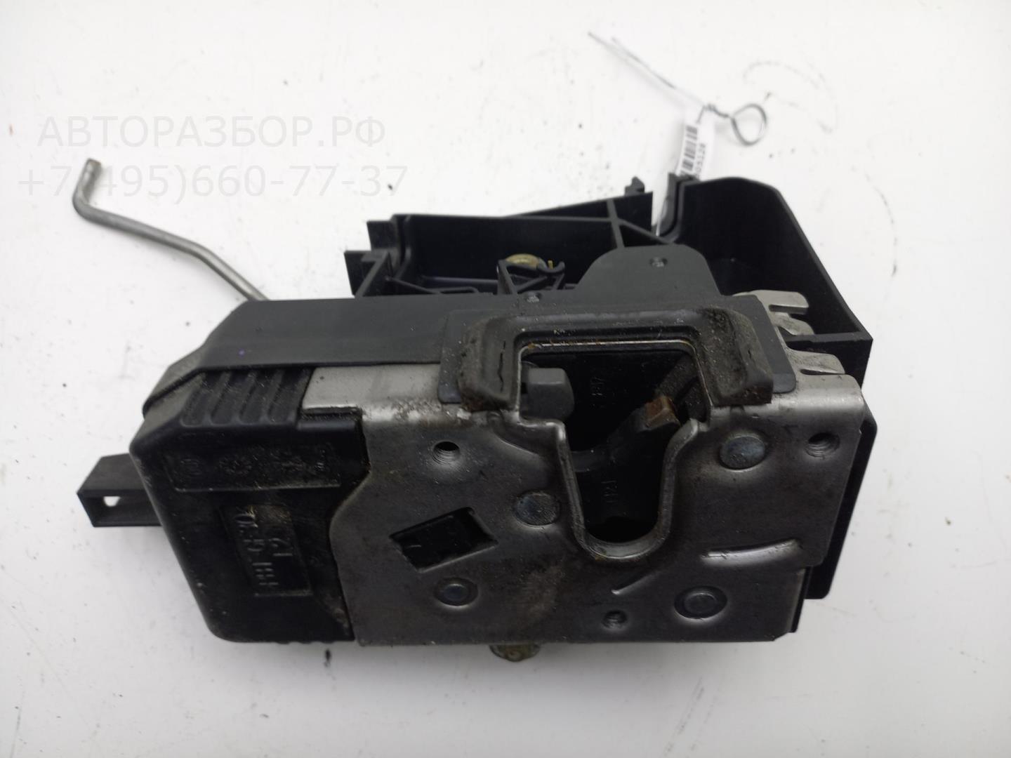 Замок двери передней левой