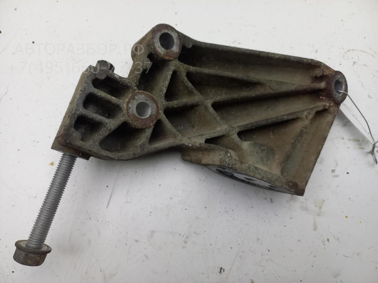 Кронштейн генератора