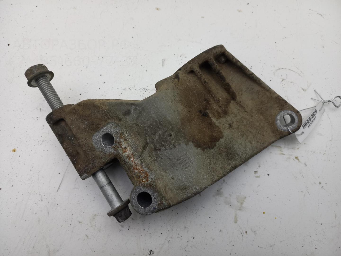 Кронштейн генератора