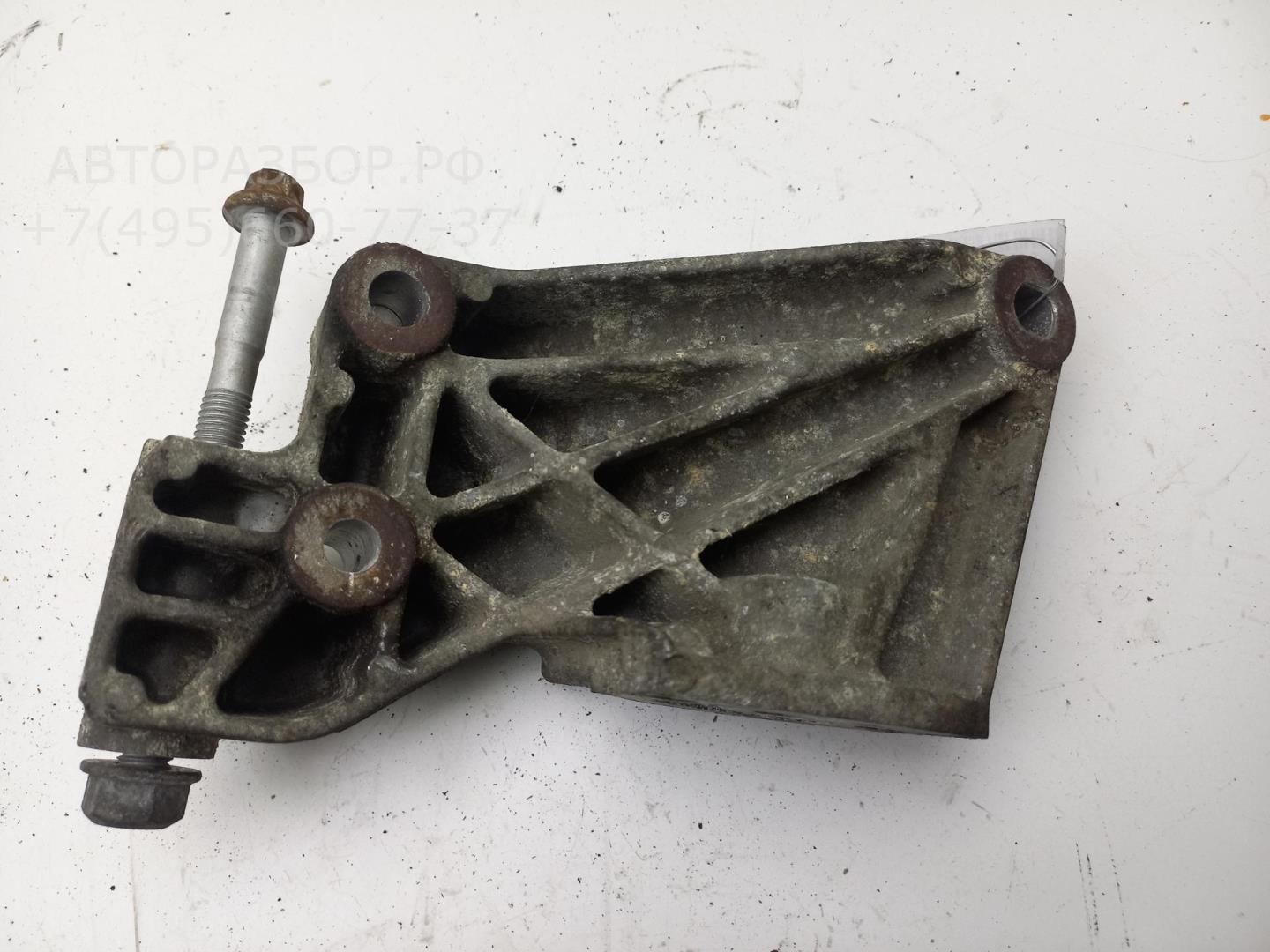 Кронштейн генератора