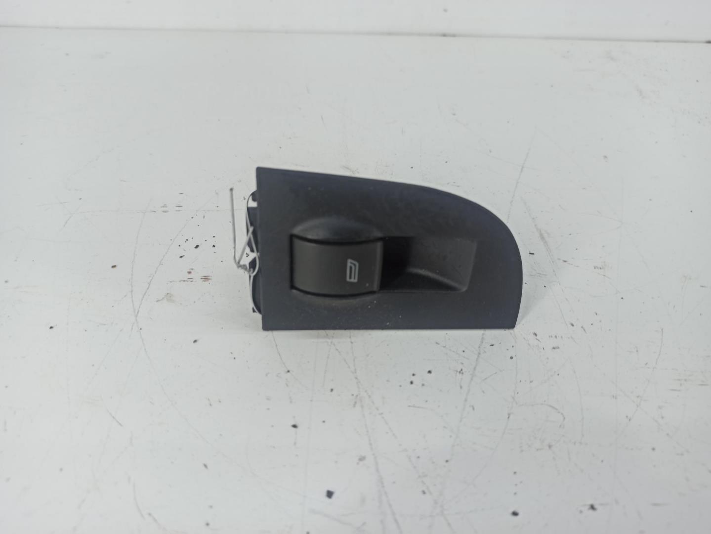 Кнопка стеклоподъемника