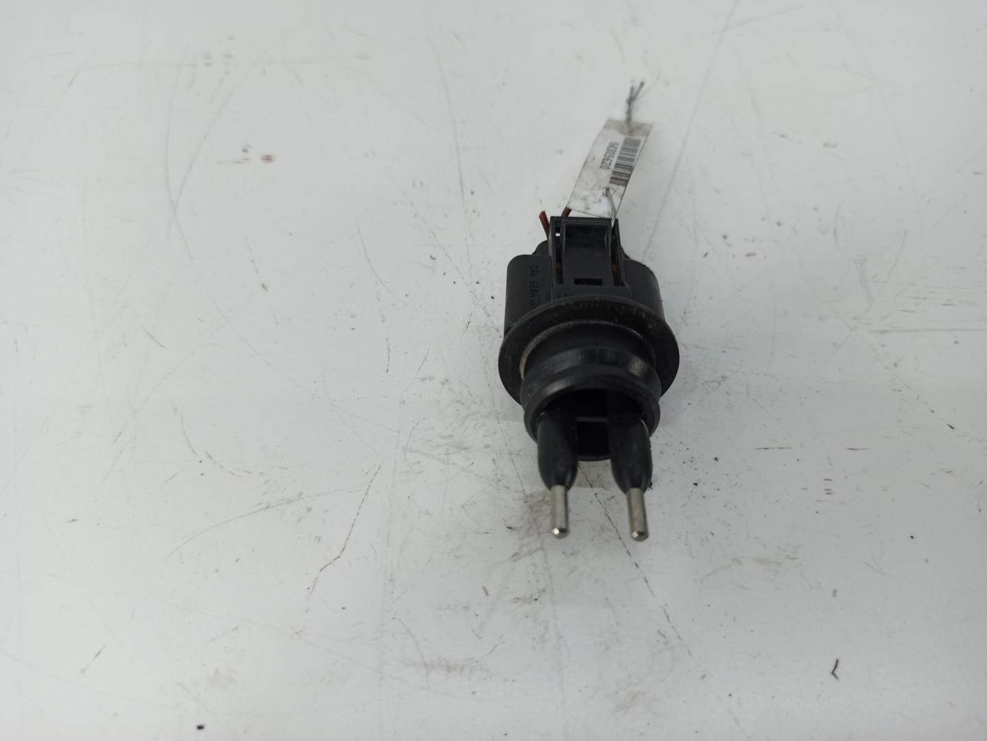 Датчик уровня в бачок омывателя