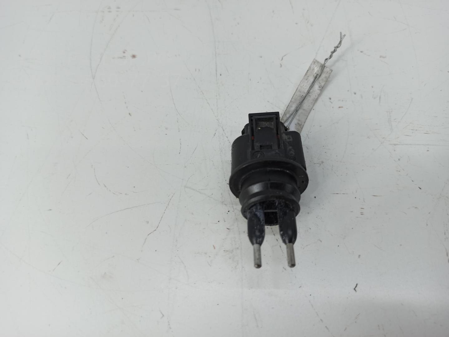 Датчик уровня в бачок омывателя