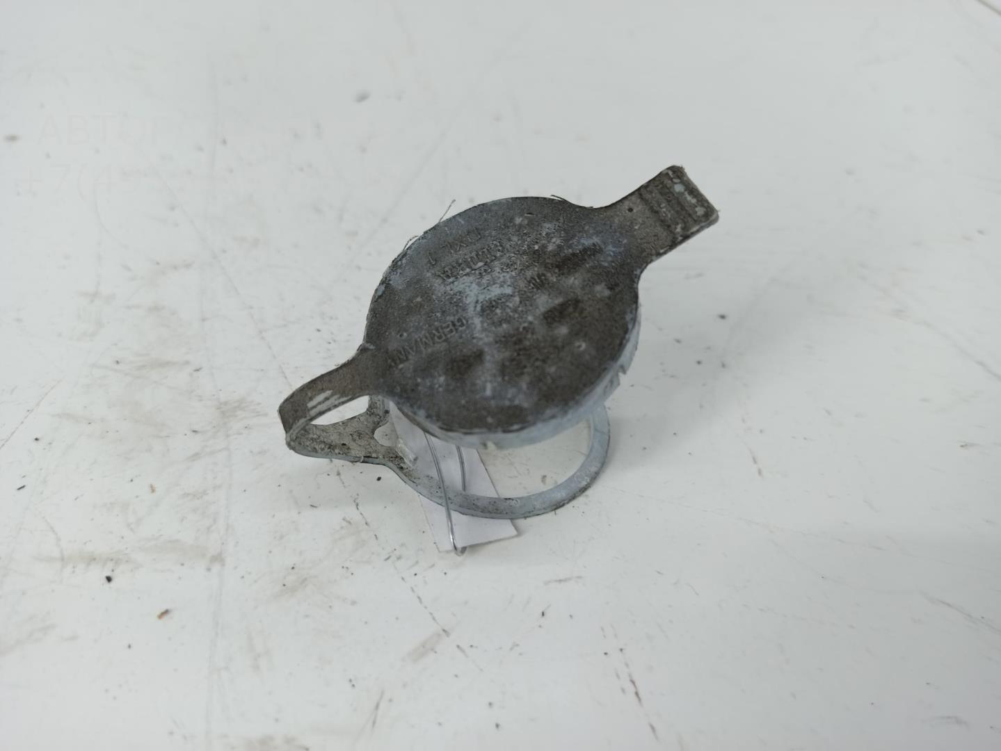 Крышка бачка омывателя