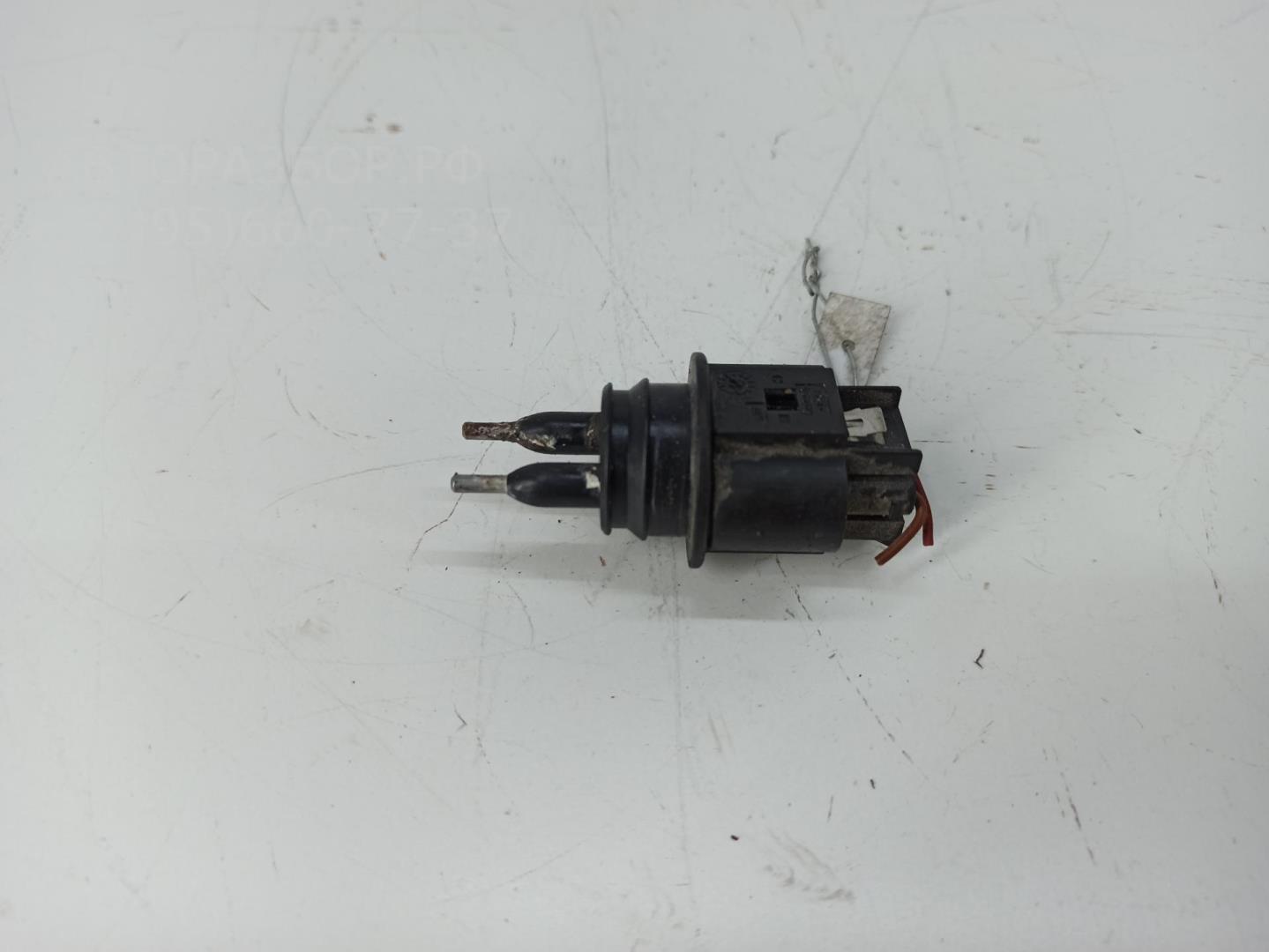 Датчик уровня в бачок омывателя