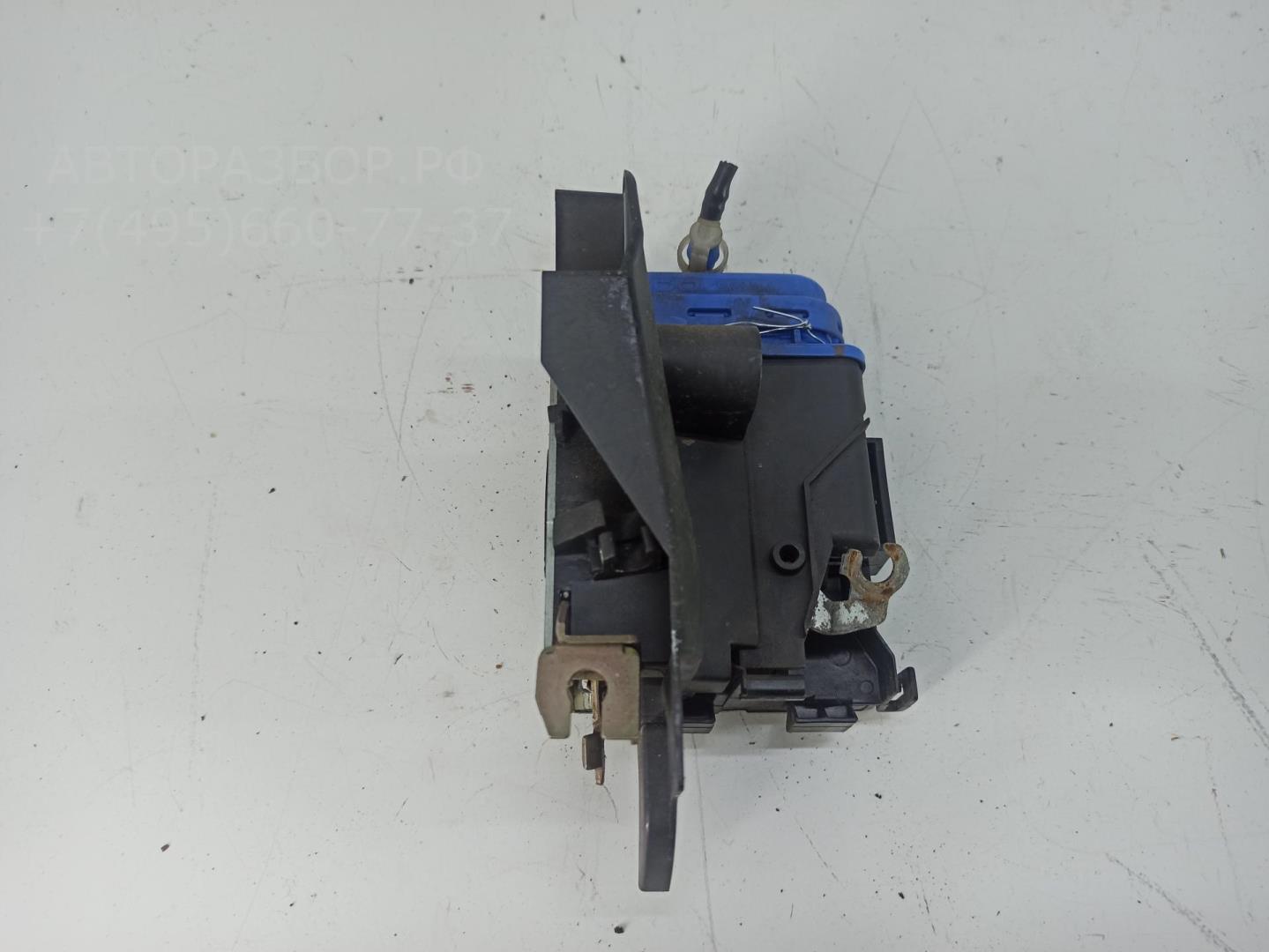 Замок двери задней левой