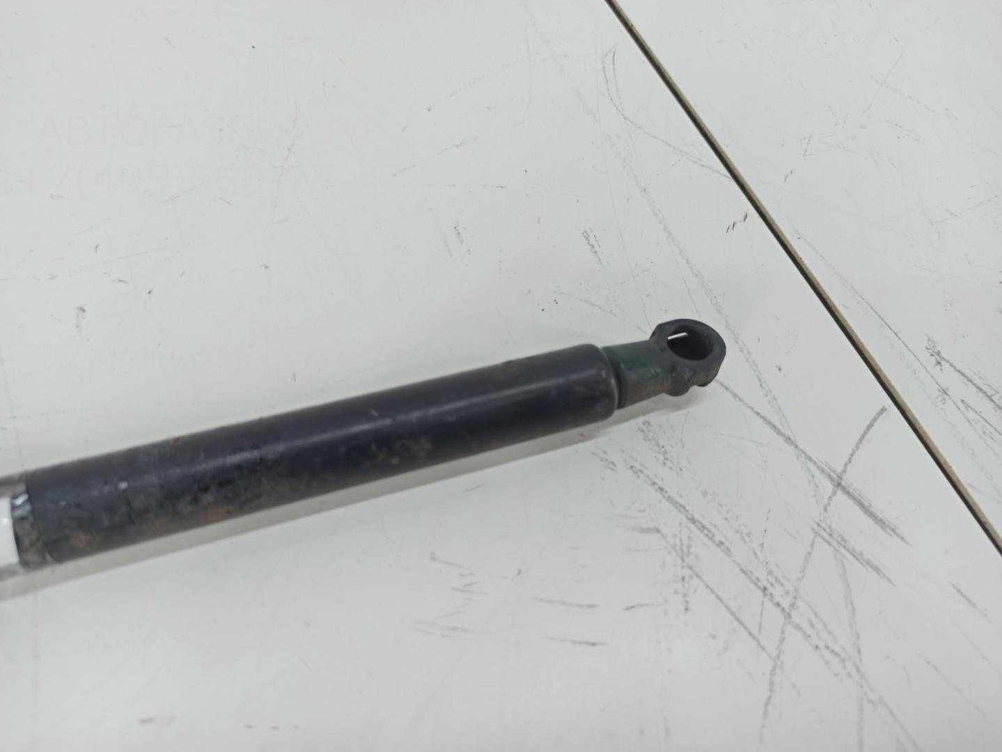 Амортизатор крышки багажника