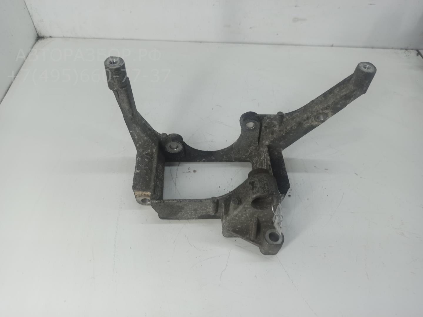 Кронштейн ГУР