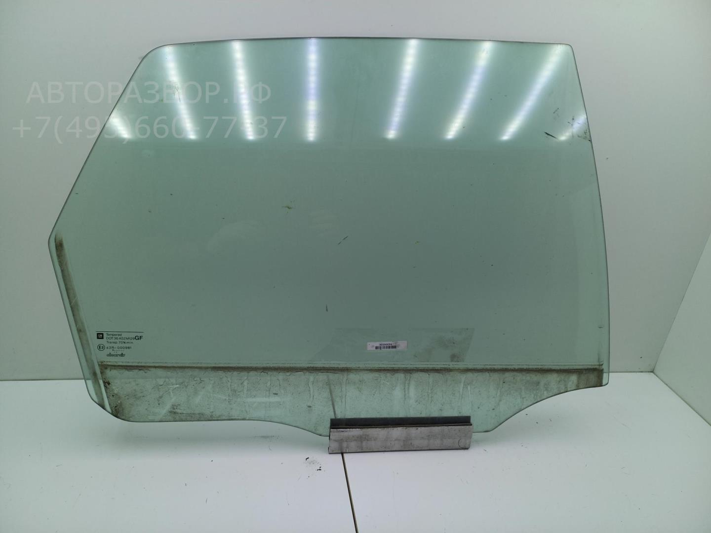 Стекло двери задней правой