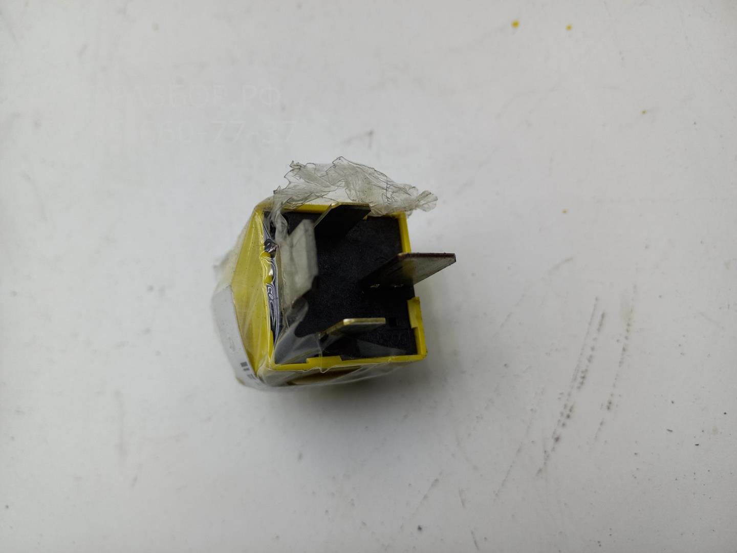 Реле топливного насоса