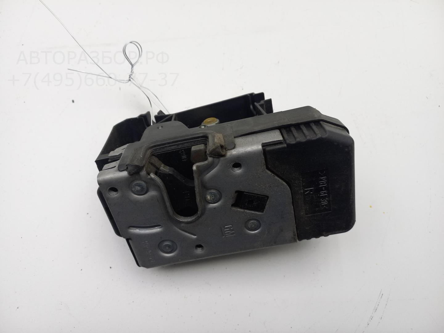 Замок двери передней правой