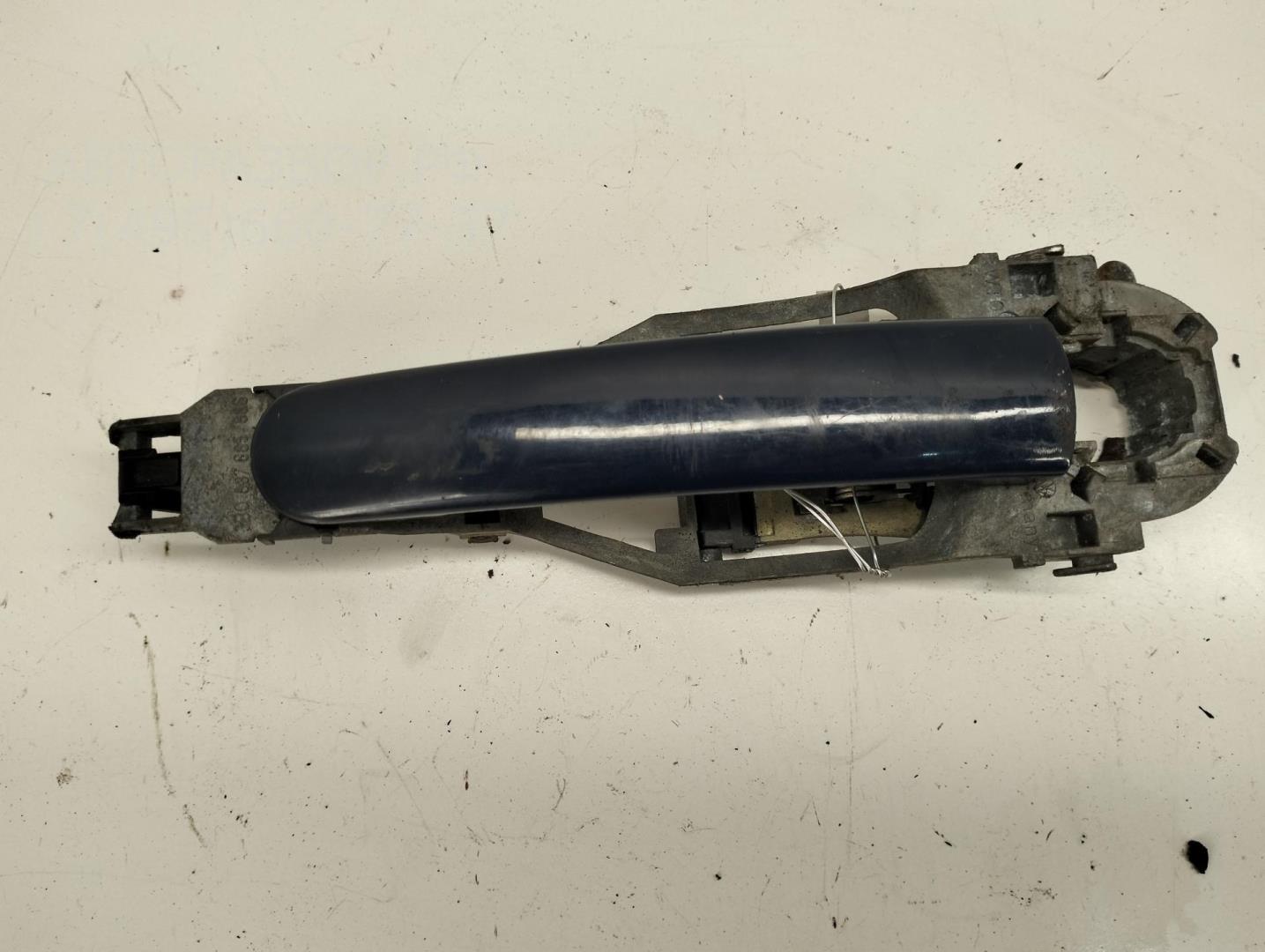 Ручка двери передней наружная правая